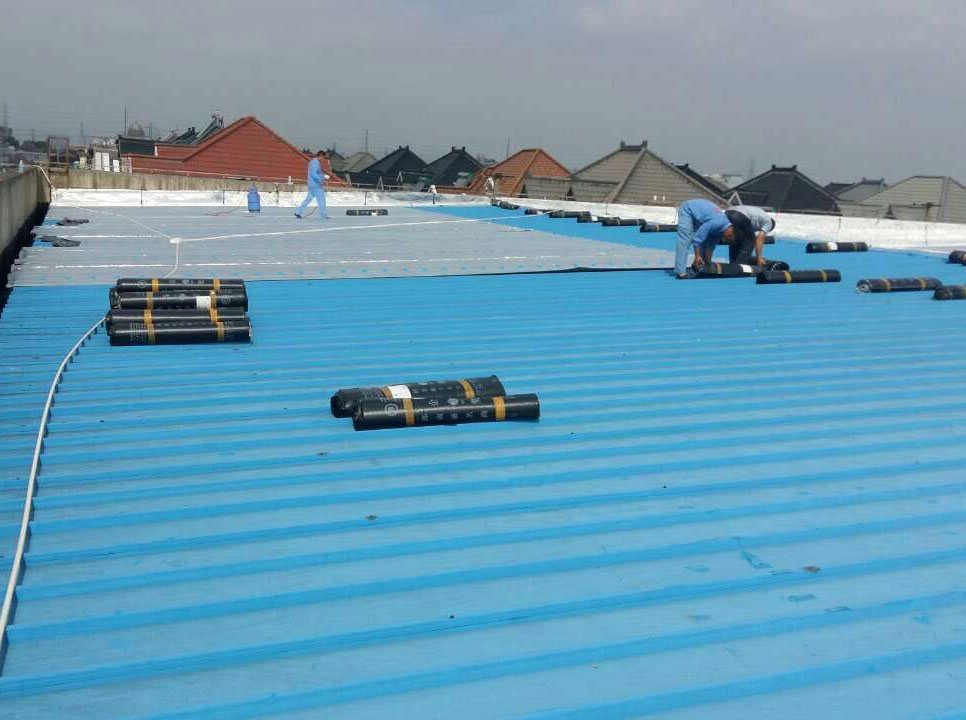 句容市彩钢瓦防水公司